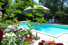 piscine_B_B_chambre_d_hotes_la_medievale_en_provence_dans_le_vaucluse_